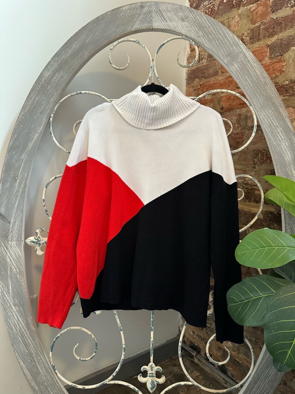Colorblock Turtleneck Sweater - White, Red & Black